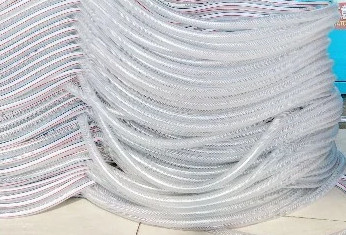 Niet-torsieklare flexibele versterkte slang water PVC gevlochten slang voor tuinwassen