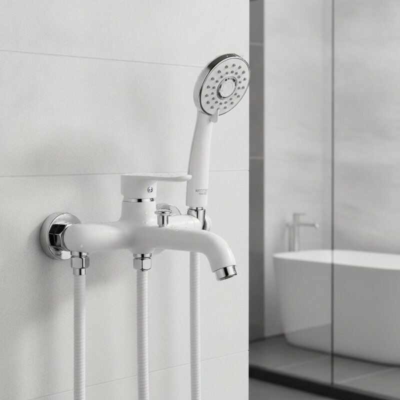 Handdouche kraan messing body witte afwerking geschikt voor badkamer renovaties commerciële projecten en particuliere woningen